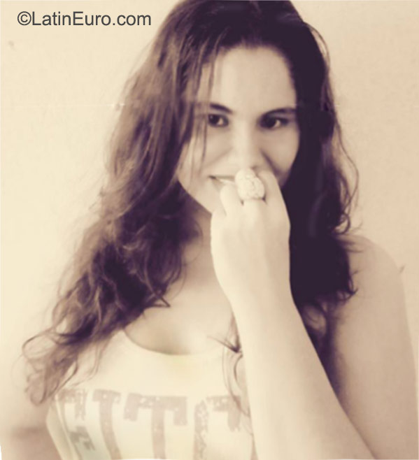 Date this gorgeous Colombia girl Constansa from Villavicencio CO18173