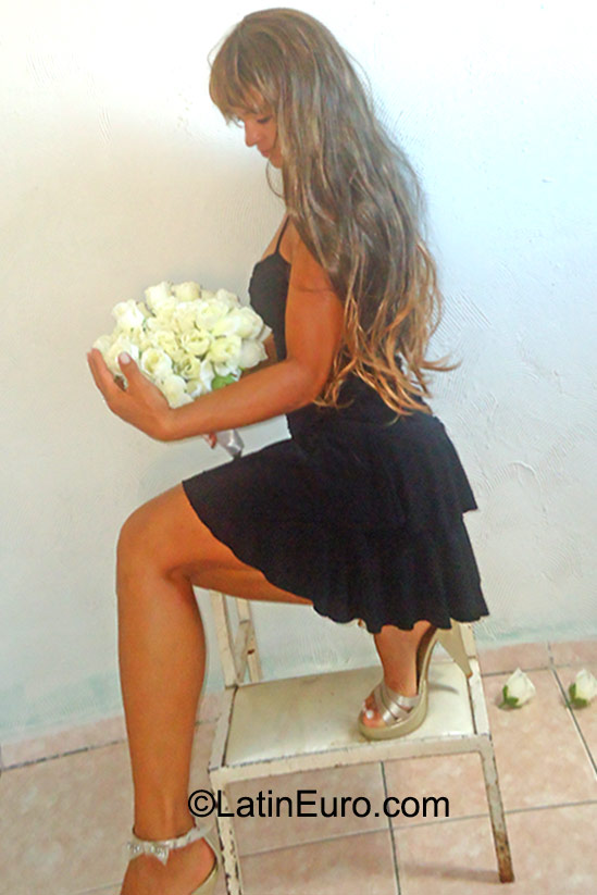 Date this good-looking Brazil girl Bela from Recife BR9544