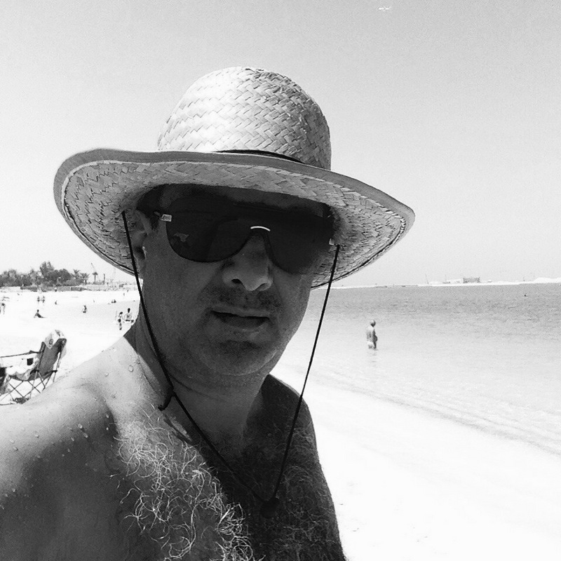 Date this tall United States man David from Rogers US16593