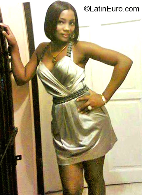 Date this nice looking Dominican Republic girl Rosangela from Santo Domingo DO23704