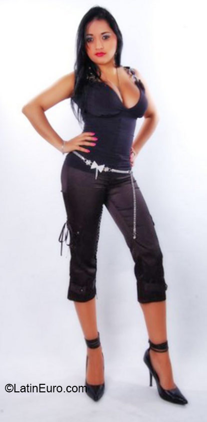 Date this good-looking Colombia girl Andrea from Medellin CO18213