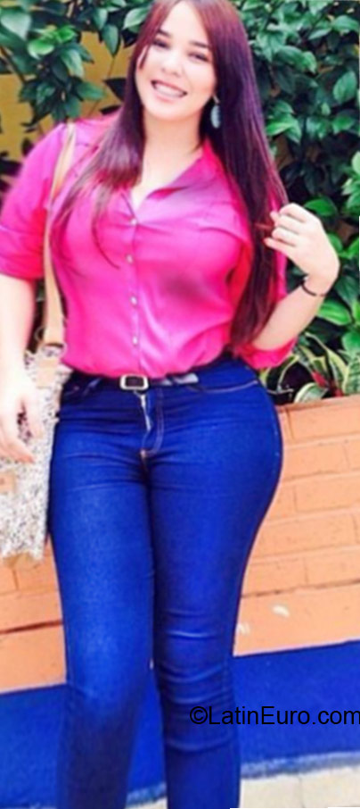 Date this sensual Dominican Republic girl Reina from Santo Domingo DO23751
