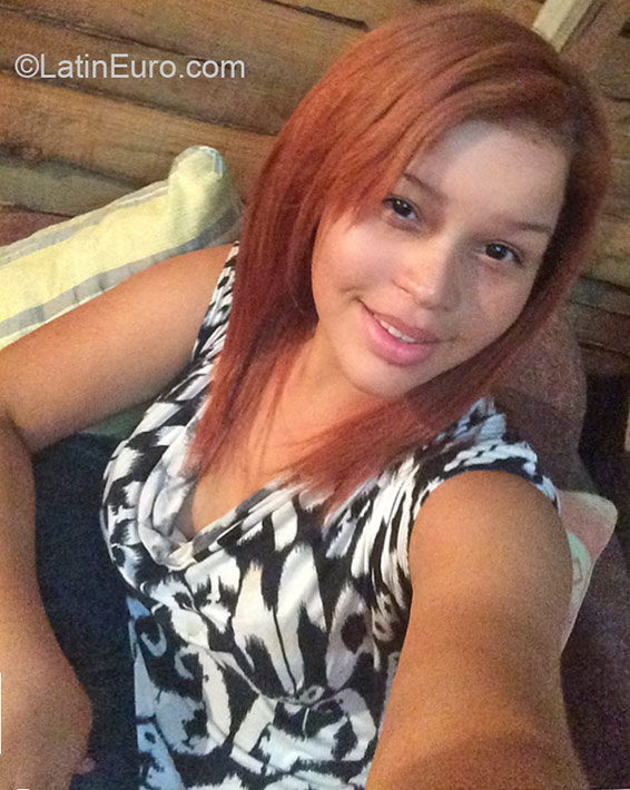 Date this voluptuous Dominican Republic girl Yemi from Santiago DO23763