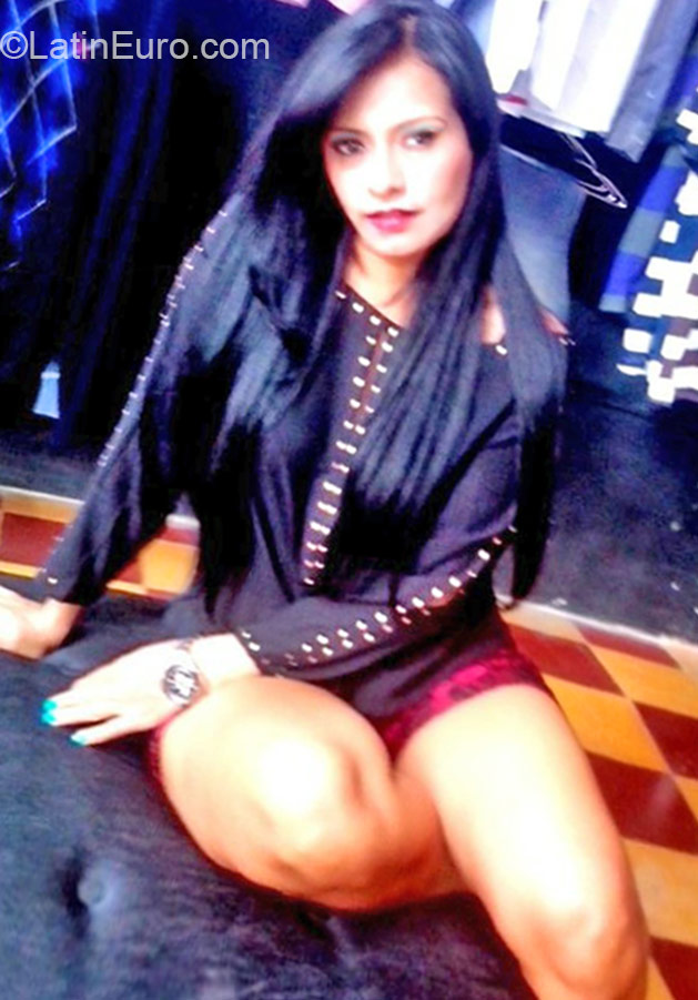 Date this good-looking Colombia girl Andrea from Medellin CO25301