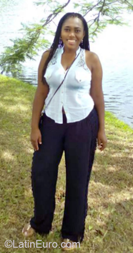 Date this lovely Colombia girl Diana from Cali CO18254