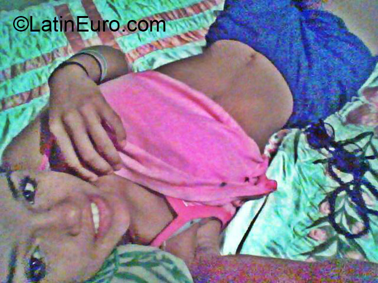 Date this funny Dominican Republic girl Almia from Mao DO23850