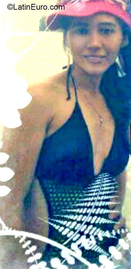 Date this nice looking Panama girl  from Panama City PA745