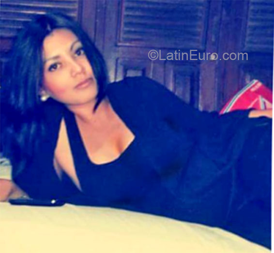 Date this athletic Honduras girl Isis from Tegucigalpa HN1817