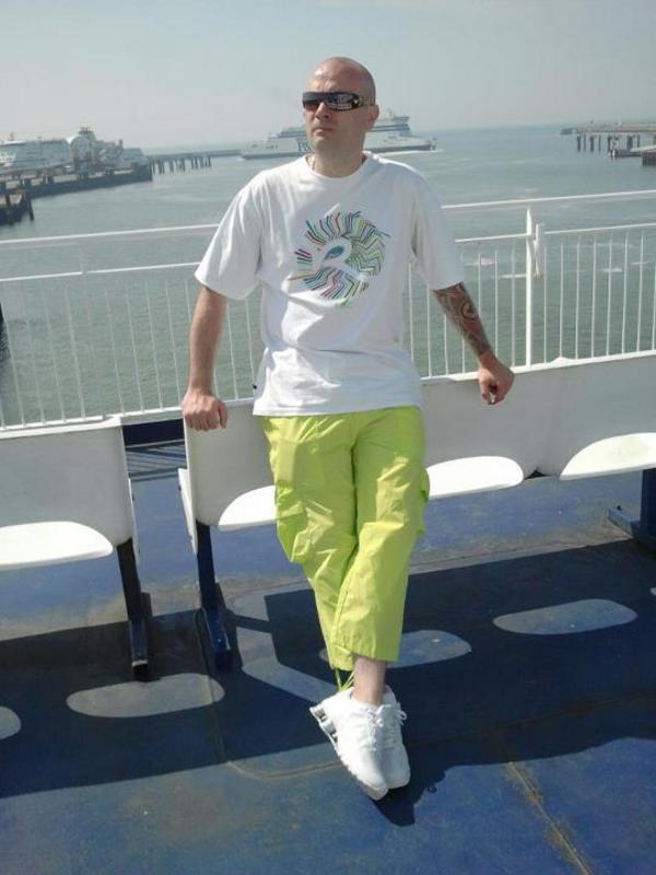 Date this attractive Netherlands man Renato1 from Dordrecht NL271