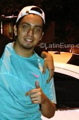 Date this passionate Colombia man Alejandro from Cali CO18265