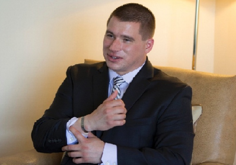 Date this tall United States man Gary from Fort Knox US16735