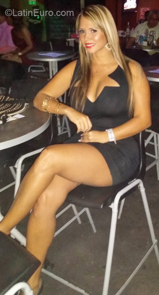 Date this exotic Colombia girl Tatiana from Cali CO18309