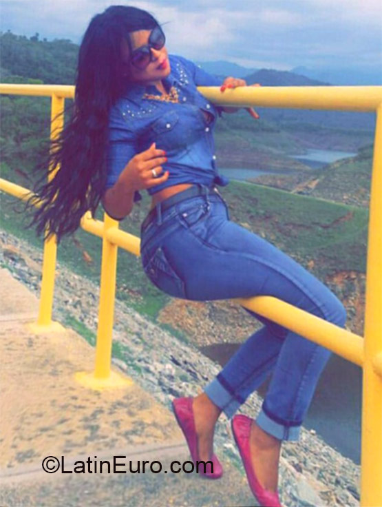 Date this charming Dominican Republic girl Rubi from Santiago DO24044