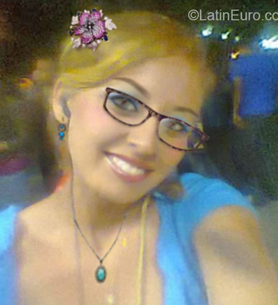 Date this cute Panama girl Ana from Panama City PA772