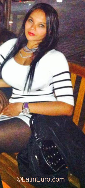 Date this good-looking Colombia girl Mara12 from Bogota CO18345