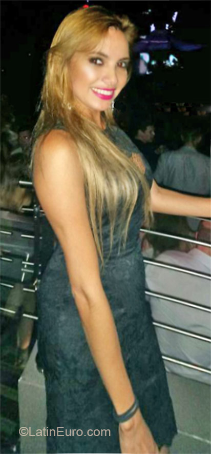 Date this funny Colombia girl Natalia from Bogota CO18348