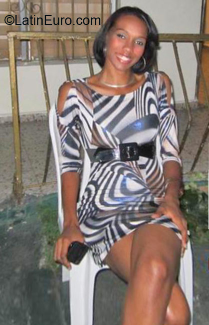 Date this gorgeous Dominican Republic girl Yanaidy from Samana DO24112