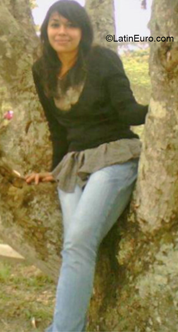 Date this happy Honduras girl Pamela from Tegucigalpa HN1851