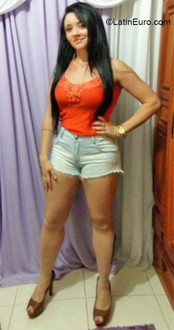 Date this charming Brazil girl Barbara from Rio De Janeiro BR9525