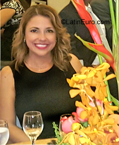 Date this beautiful Dominican Republic girl Ana from Panama City DO24146