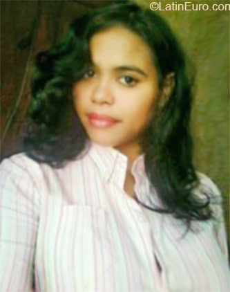 Date this passionate Dominican Republic girl Yamile from Santo Domingo DO24249