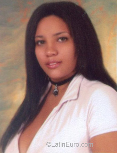 Date this hard body Colombia girl Maryam from Cali CO18404