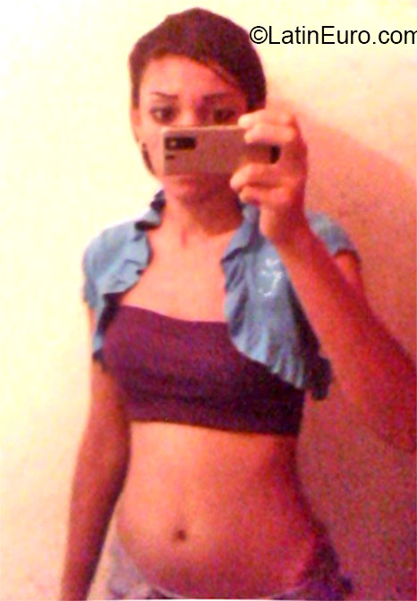 Date this cute Dominican Republic girl Jonathia massiel from Santo Domingo DO24294