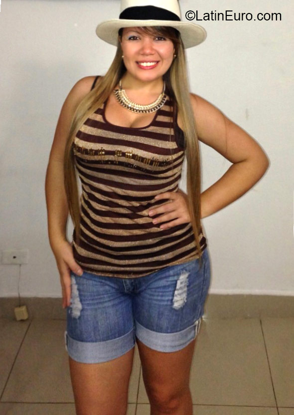 Date this good-looking Panama girl Carmen from Panama City PA817