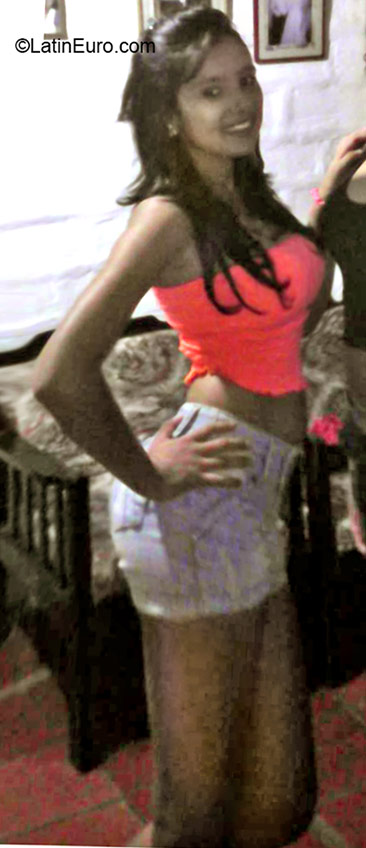 Date this exotic Colombia girl Esmeralda from Zapatoca CO18424