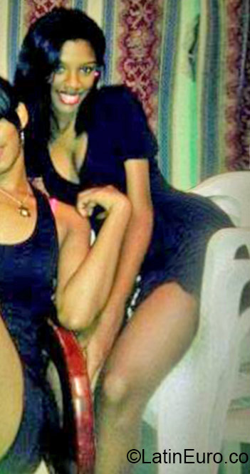 Date this cute Dominican Republic girl Dania from Santo Domingo DO24336