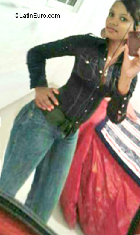 Date this stunning Dominican Republic girl Elizabeth from La Vega DO24347