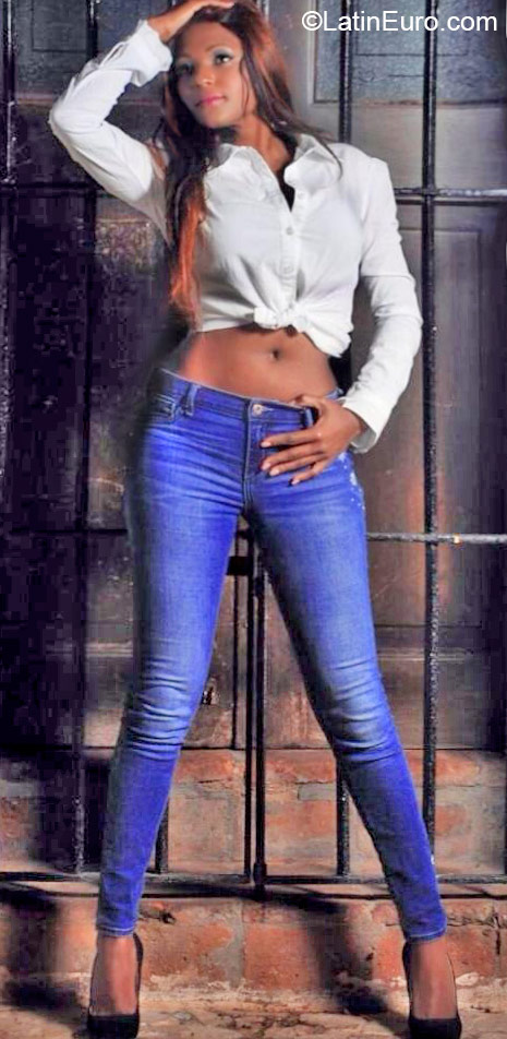 Date this sensual Austria girl Heidy from Vienna AT53