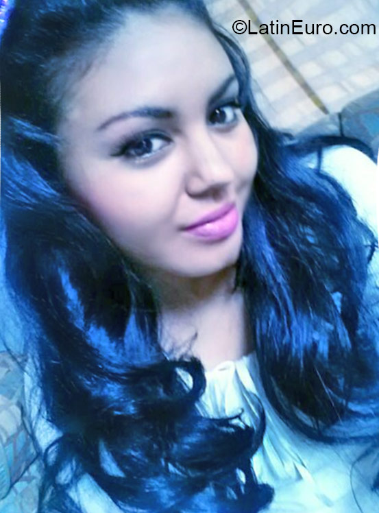 Date this fun Honduras girl Dania from La Ceiba HN1907