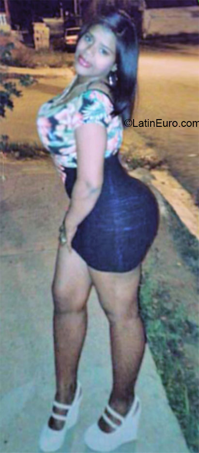 Date this funny Dominican Republic girl Maciel from Santo Domingo DO24392
