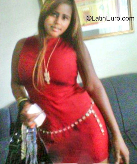 Date this fun Dominican Republic girl Candy from Santo Domingo DO24477