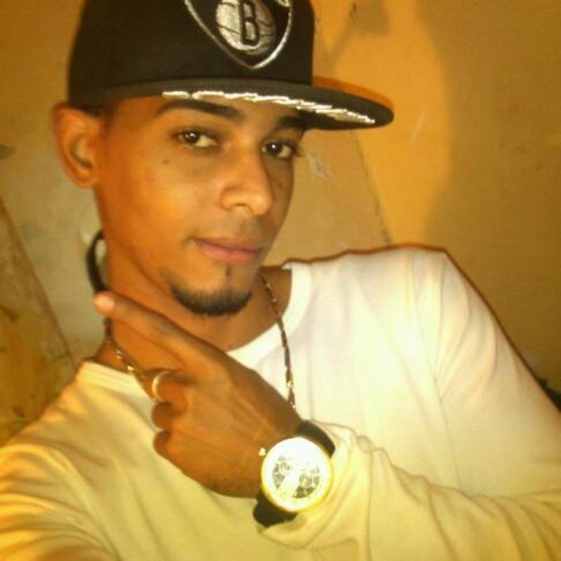 Date this happy Dominican Republic man Artisc from Santiago DO24565