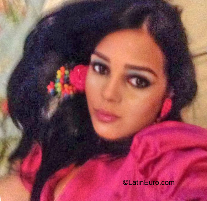 Date this fun Dominican Republic girl Carolina from Santo Domingo DO24571