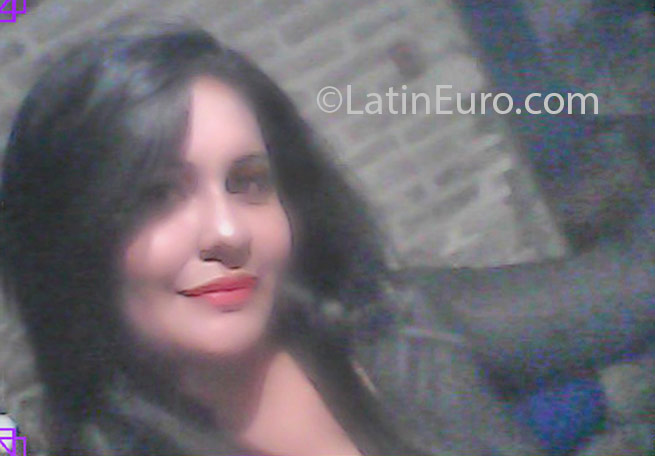 Date this good-looking Honduras girl Dany from  HN1944