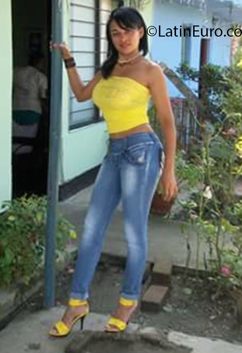 Date this charming Panama girl Victoria from Panama City PA858