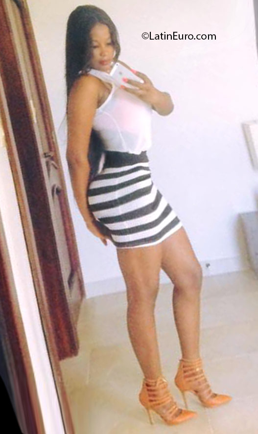 Date this happy Dominican Republic girl Irany from La Romana DO24703