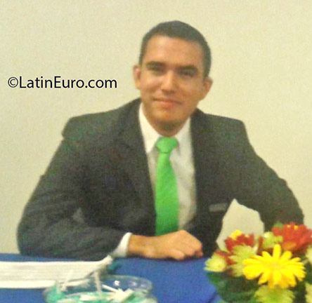 Date this delightful Colombia man Mauricio from Bogota CO18589