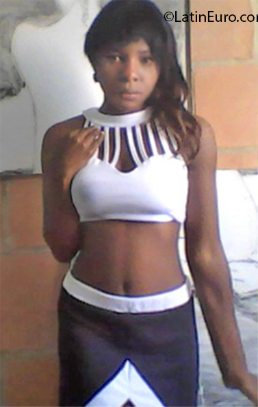 Date this good-looking Colombia girl Tatiana from Bogota CO18594