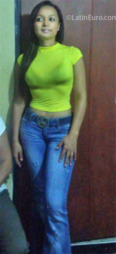 Date this hot Colombia girl Paula from Tulua CO18597