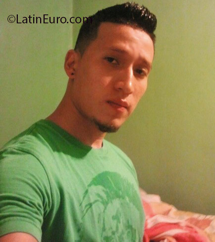 Date this gorgeous United States man Alexander from Riverside US16970