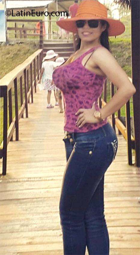 Date this stunning Honduras girl Brenda from Tegucigalpa HN2005