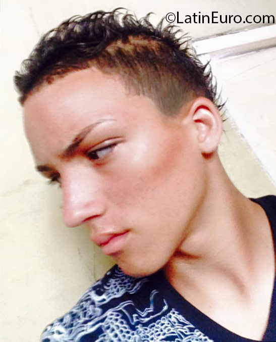 Date this hot Dominican Republic man Julious from Santiago DO24832