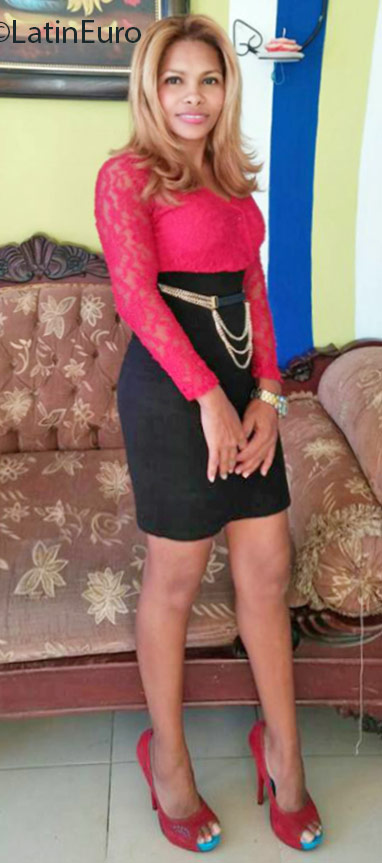 Date this attractive Dominican Republic girl Raquel from Santo Domingo DO25457