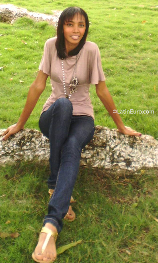 Date this voluptuous Dominican Republic girl Johanny from Santo Domingo DO24865