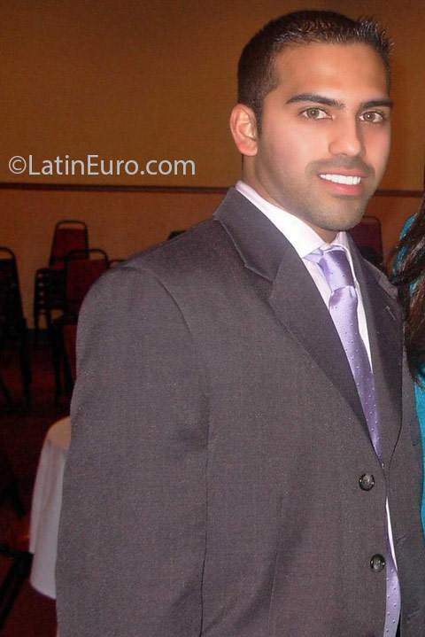 Date this stunning United States man AliNYEEUU from New York US17025