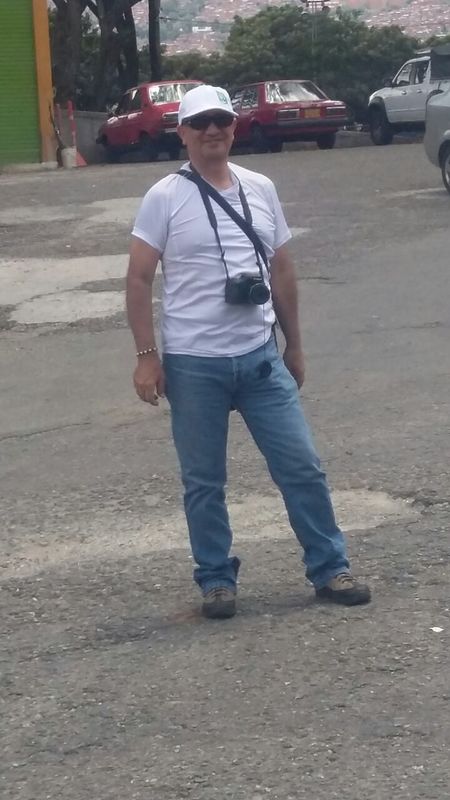 Date this sultry Colombia man Cesar from Envigado CO18633